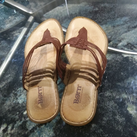 CLEARANCE /Make an offer! Born Leather Thong Sandals Sz 8 - Picture 4 of 6